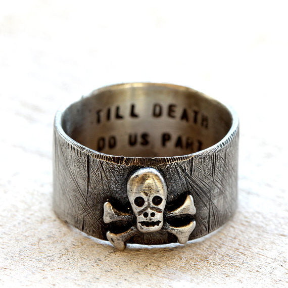 Skull and crossbones pirate ring with personalization