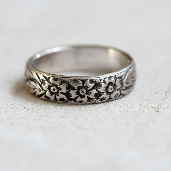 Sterling silver or gold floral pattern ring