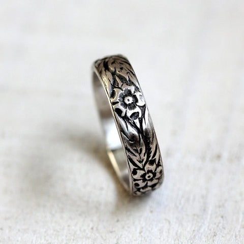 Sterling silver or gold floral pattern ring