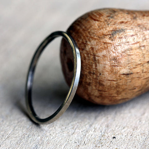 Simple 14k gold ring