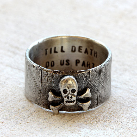 Skull and crossbones pirate ring with personalization