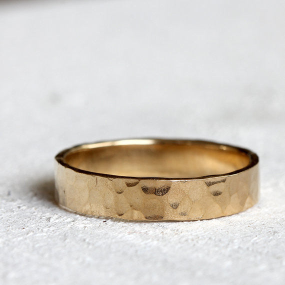 Hammered 18k yellow gold wedding ring