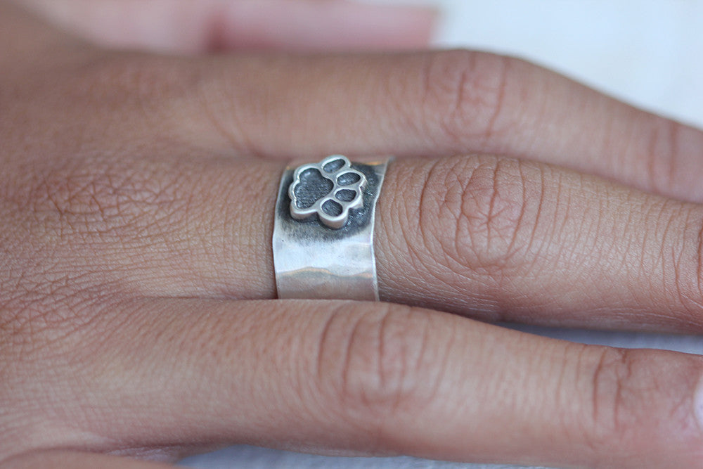 Paw Prints on My Heart Silver Stacking Ring – Clogau
